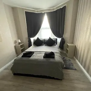 Beresford Ground Floor Seafront Apartment Southend-on-Sea