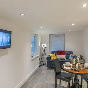  Apartment Luxury Hollywood Getaway In The Heart Of The